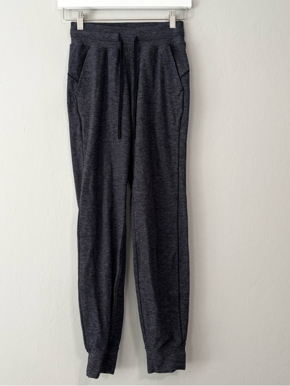 Lululemon Heather Grey Athletic Joggers Pants l